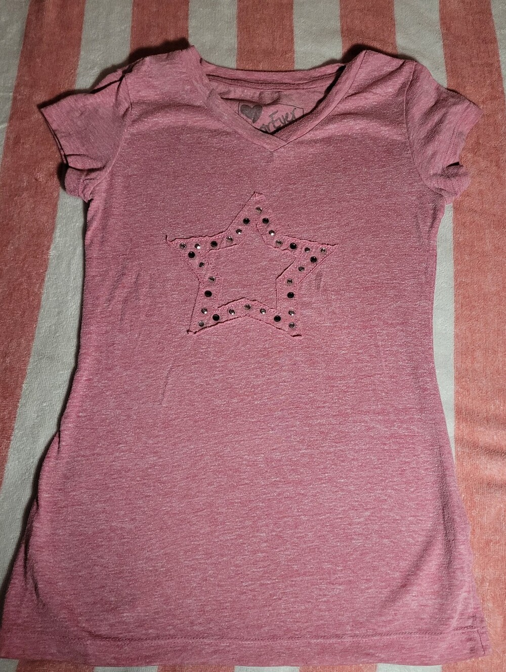 Girls' Pink Star Studded V‑Neck Tee Size Small But LONG